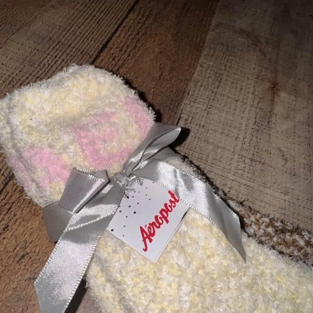Aeropostale Fox Fuzzy Socks One Size Fits All NWT 2 Pair